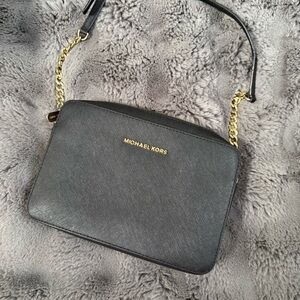 Michael Khors Crossbody Purse